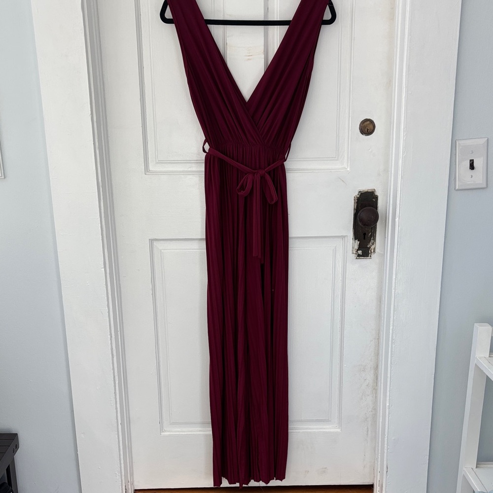 Elegant Burgundy Maxi Dress